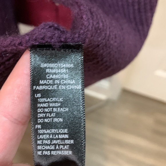 Purple knit scarf - Picture 3 of 4